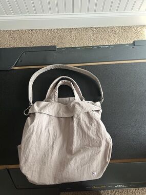lululemon athletica on my level 19L light purple / pink